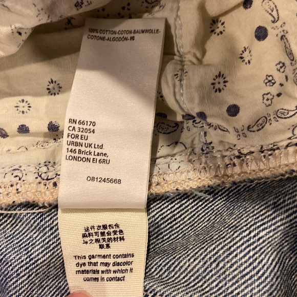 FREE PEOPLE DENIM SHORTS size 25. Button fly. - Picture 9 of 10